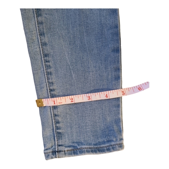 Levi's - Picture 4 of 6